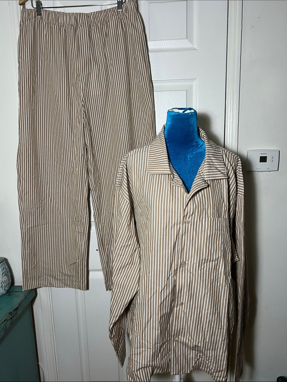 NWT Madhappy 2 Piece Striped Pajama Set XXL Wheat